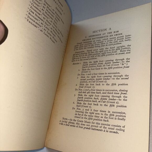 A Third Primer of classical ballet (cecchetti method for children beaumont 1952 - Picture 6 of 8